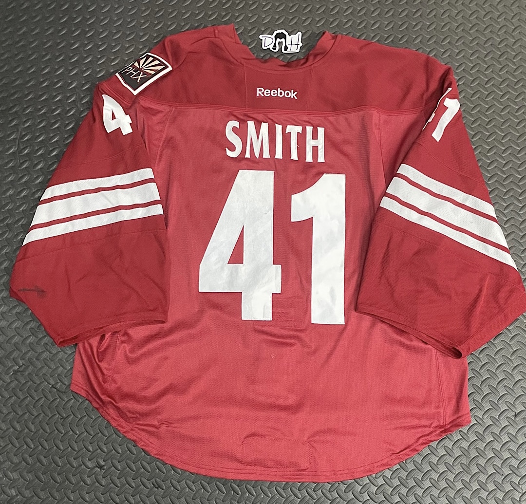Mike Smith Signed Coyotes Jersey (Beckett COA)